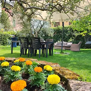 Apartment Private Garden Giardino Privato A - House Amorino, Bardolino